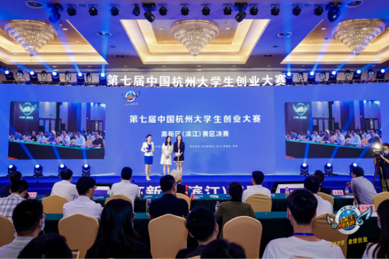29e3c295-2cf7-48d5-b0cf-de94e49e8bd9.jpg